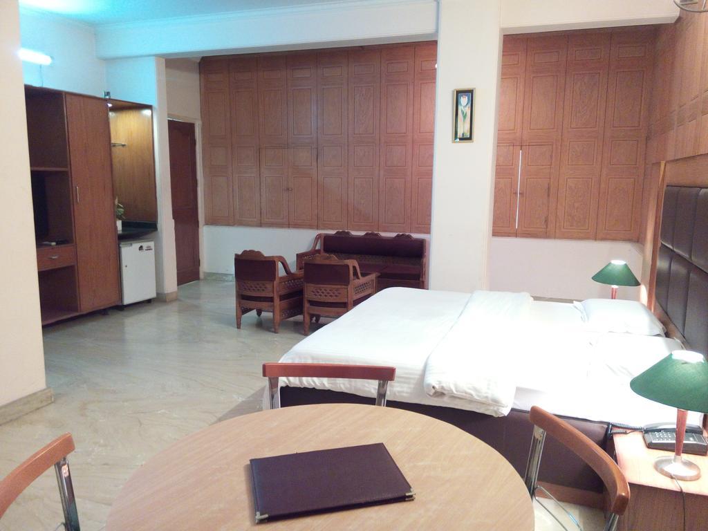 Hotel Queens Residency 구르가온 객실 사진